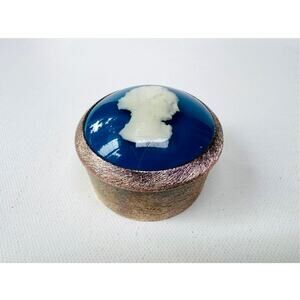 Royal Cornwall Blue Cameo Music Box, Que Sera Sera, Sankyo Wind-Up
